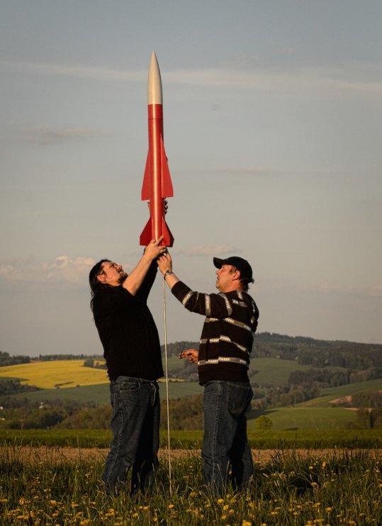 dsc_0236 vojta s polomaketou protilodni strely na 250 - 320 ns rw